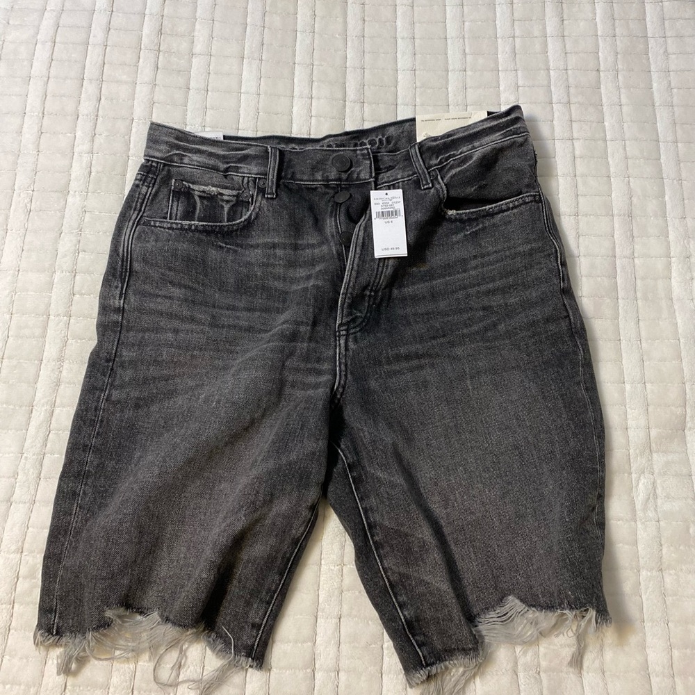 American eagle 90’s boyfriend shorts